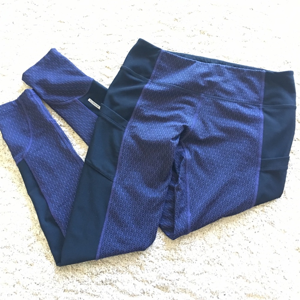 Nike Mondetta Leggings Size Large